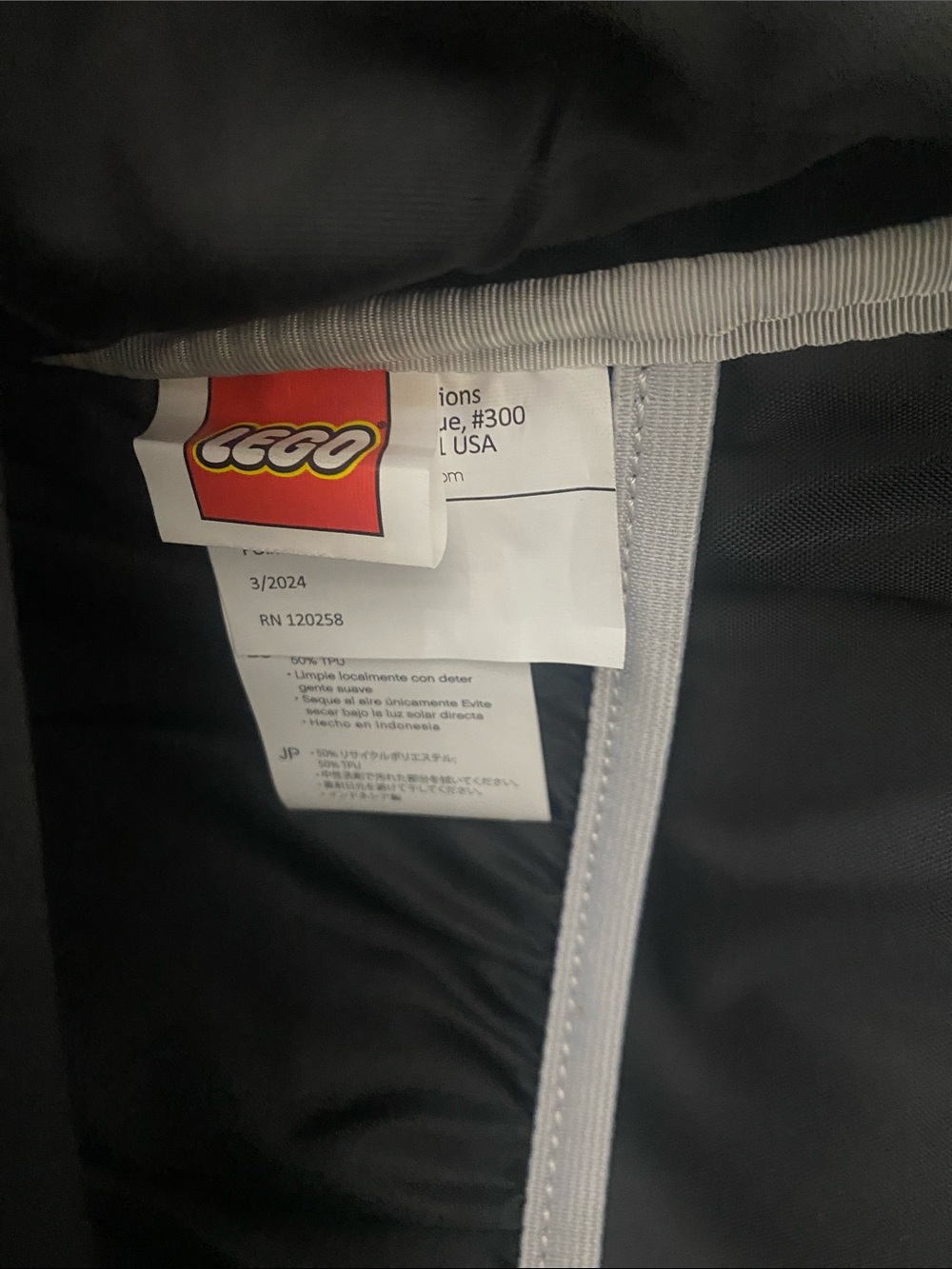 Lego Holographic Silver Backpack with Round Logo Pockets NWT - Picture 11 of 12